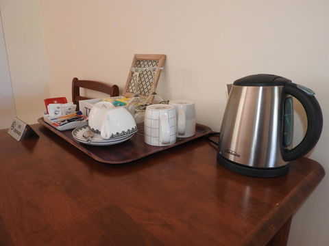 The Royal Dolphin Bed & Breakfast Safety Bay - Accommodation Yamba 14