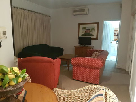 Two Sisters Chalets - Accommodation Yamba 12