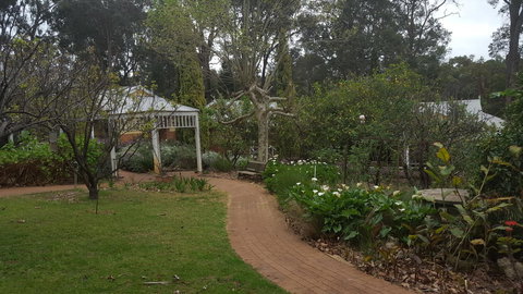 Two Sisters Chalets - Accommodation Yamba 14