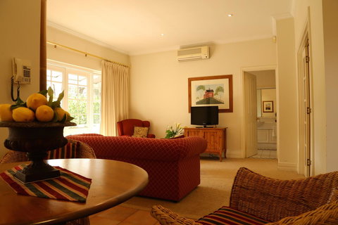 Two Sisters Chalets - Accommodation Yamba 28