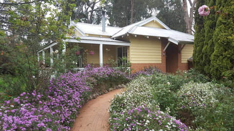 Two Sisters Chalets - Accommodation Yamba 6
