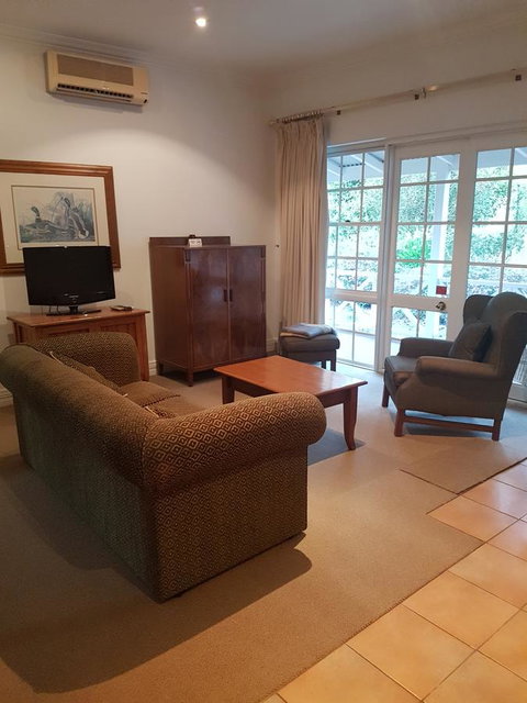 Two Sisters Chalets - Accommodation Yamba 13