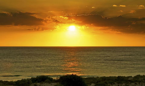Scarborough & Absolutely Beachfront - Accommodation Yamba 3