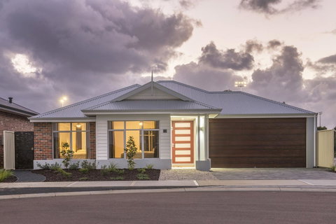 15 Cabot Close - Accommodation Yamba 0