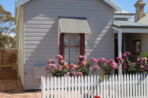 Bluebird Cottage - Accommodation Yamba 0