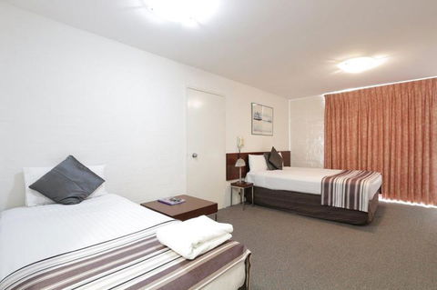 Atrium Hotel Mandurah - Accommodation Yamba 1