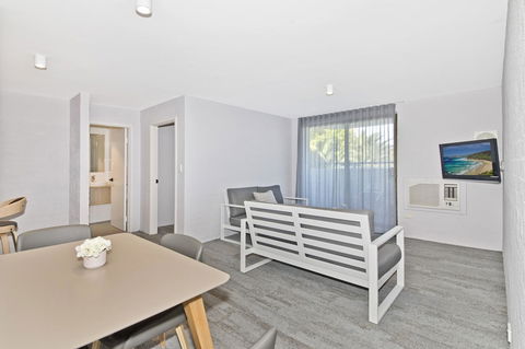 Atrium Hotel Mandurah - Accommodation Yamba 25