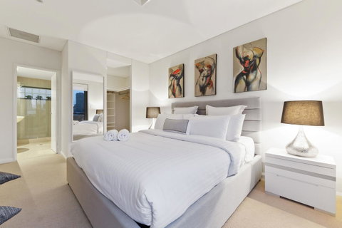 The Executive Penthouse - Accommodation Yamba 8