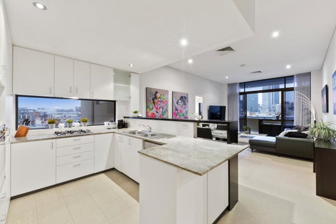 The Executive Penthouse - Accommodation Yamba 3