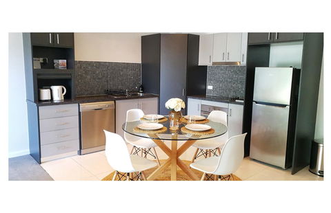 Stylish 1BDR Unit In The Heart Of Subiaco - Accommodation Yamba 5