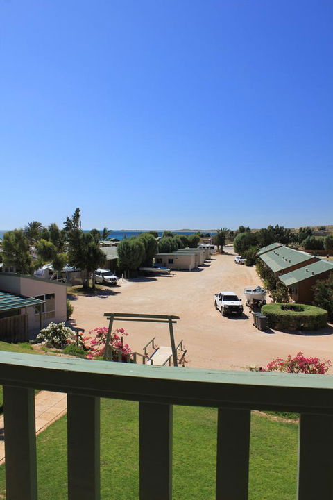 Ningaloo Coral Bay â€“ Bayview - Accommodation Yamba 21