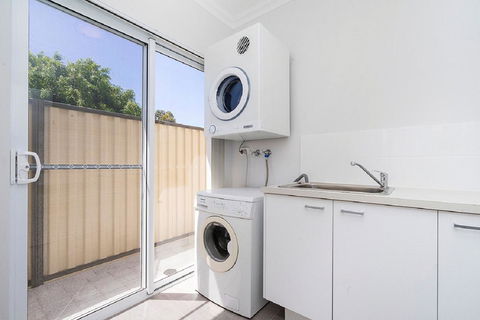 Victoria Park Town House - Accommodation Yamba 9