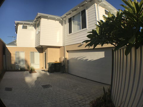 Victoria Park Town House - Accommodation Yamba 1