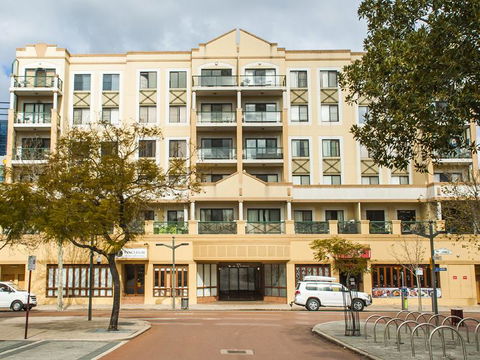 James On The Park - Executive Escapes - Accommodation Yamba 4