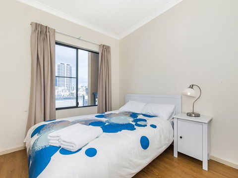 James On The Park - Executive Escapes - Accommodation Yamba 3