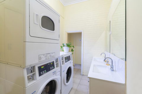 MyOZexp Aberdeen Lodge - Accommodation Yamba 6
