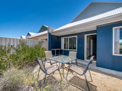 Seafront Unit 60 - Accommodation Yamba 1