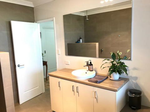The Mains Guest House 2 Bedroom Farm Stay - Accommodation Yamba 9