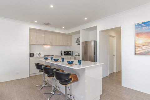 Karrinyup Waters Luxury House Rental - Accommodation Yamba 8