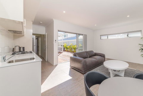 Karrinyup Waters Luxury House Rental - Accommodation Yamba 7