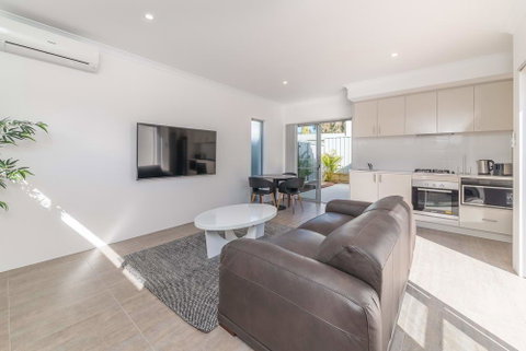 Karrinyup Waters Luxury House Rental - Accommodation Yamba 4