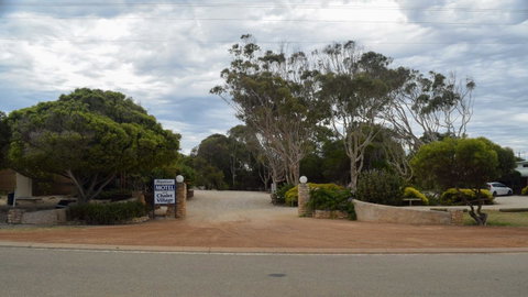 Hopetoun Motel & Chalet Village - Accommodation Yamba 12
