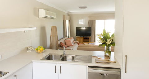The Marina Hotel - Mindarie - Accommodation Yamba 24