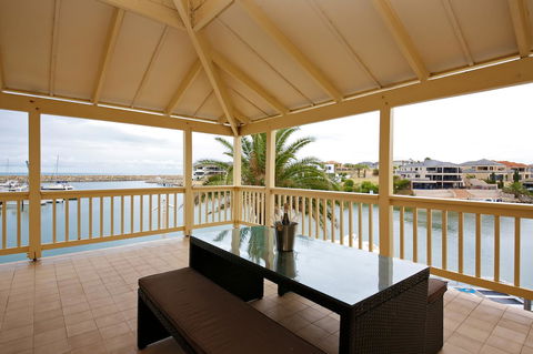 The Marina Hotel - Mindarie - Accommodation Yamba 7