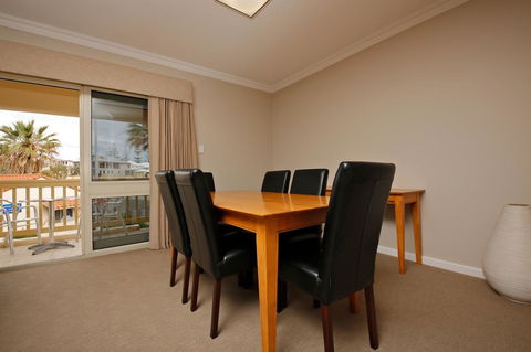 The Marina Hotel - Mindarie - Accommodation Yamba 11