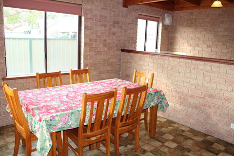 Kestrel Chalets - Accommodation Yamba 20