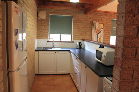 Kestrel Chalets - Accommodation Yamba 10