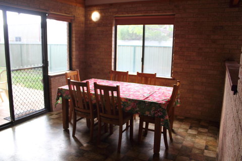 Kestrel Chalets - Accommodation Yamba 17