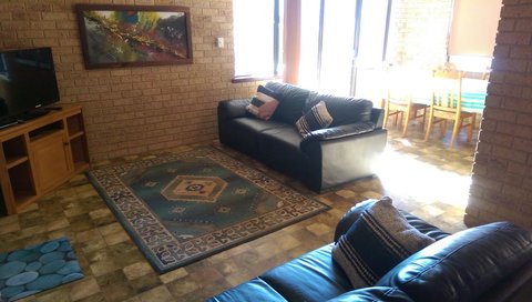 Kestrel Chalets - Accommodation Yamba 6