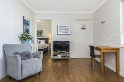 Hensman 10 - Accommodation Yamba 10