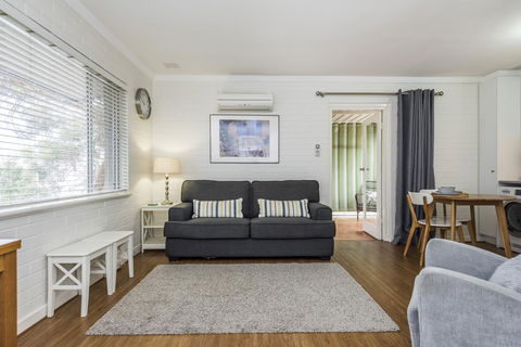 Hensman 10 - Accommodation Yamba 11