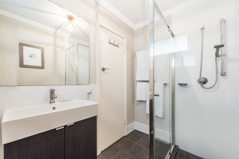 Hensman 10 - Accommodation Yamba 15