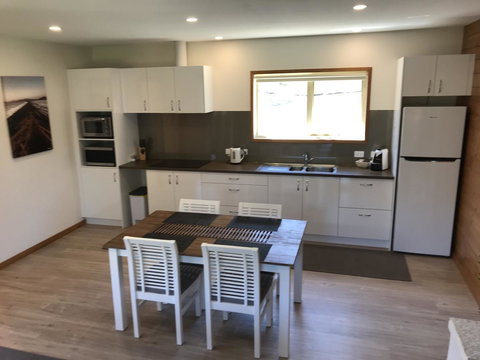 Loma Cottages - Accommodation Yamba 0