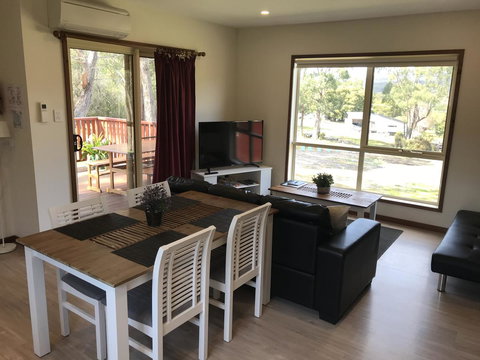 Loma Cottages - Accommodation Yamba 3