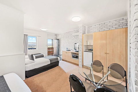 Coach House Launceston - Accommodation Yamba 8