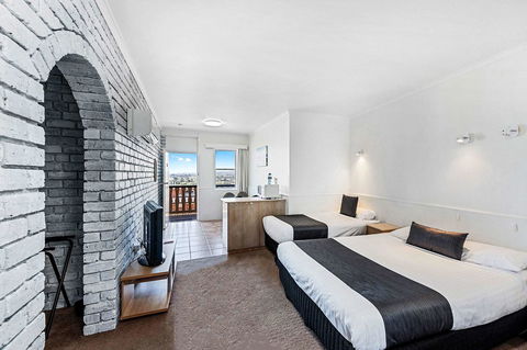 Coach House Launceston - Accommodation Yamba 13