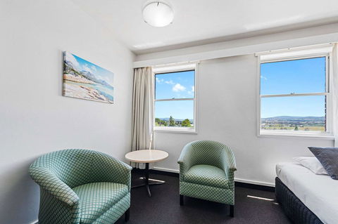 Coach House Launceston - Accommodation Yamba 18