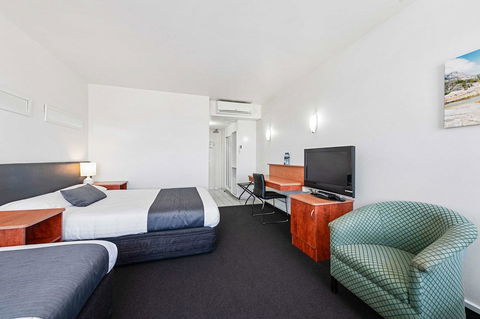 Coach House Launceston - Accommodation Yamba 6