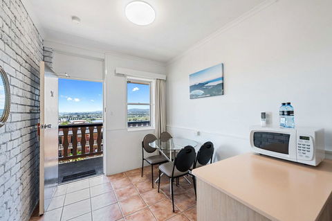 Coach House Launceston - Accommodation Yamba 11