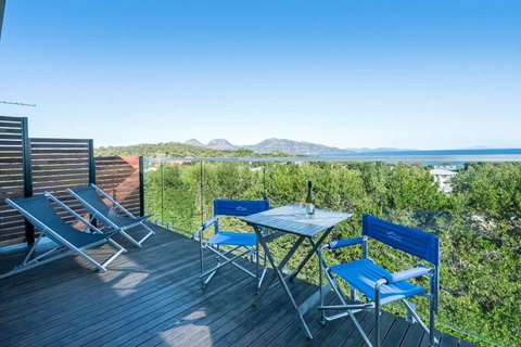 Freycinet Panorama - Accommodation Yamba 0
