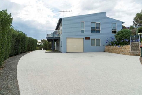 Freycinet Panorama - Accommodation Yamba 2