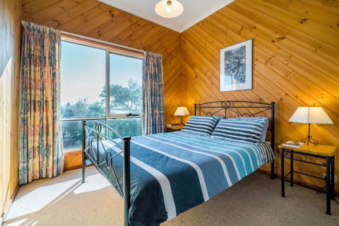 Freycinet Panorama - Accommodation Yamba 10