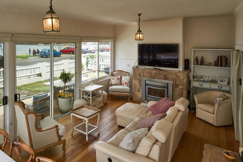 The Ultimate Beach House - Accommodation Yamba 3