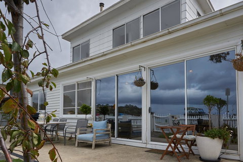 The Ultimate Beach House - Accommodation Yamba 4