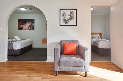 Elphin Serviced Apartments - Accommodation Yamba 5