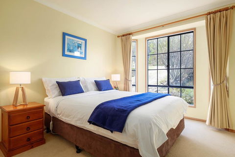 Omaroo Cottage Bruny Island - Accommodation Yamba 9